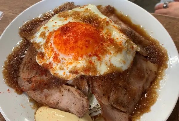 チャーシューエッグ 480円