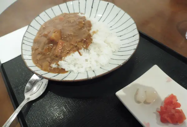 ”ティールーム”で醐山ゆばカレー