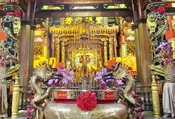 台中南天宮関聖帝君