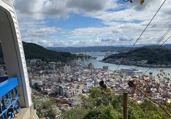 驚音楼の鐘越しに見える景色