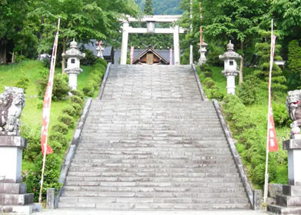 龍鳴の階（きざはし）