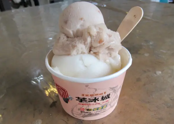 阿宗芋氷城のアイス