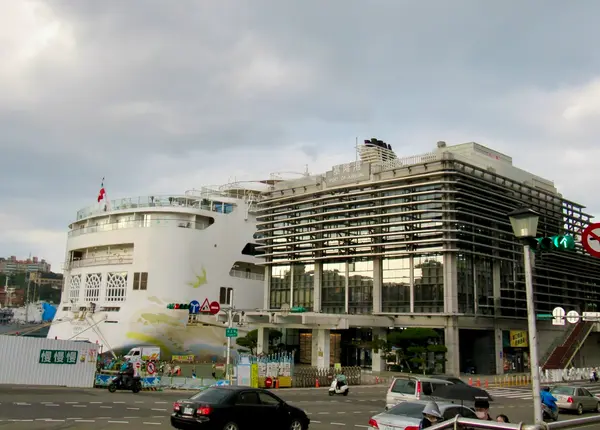 基隆港東岸国際ターミナル