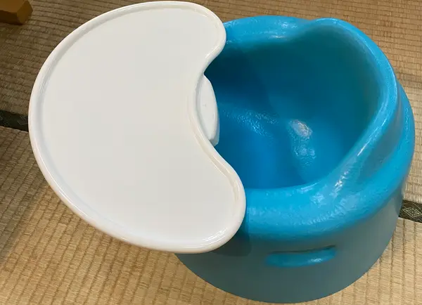豆椅子あり、バンボあり、座敷席。