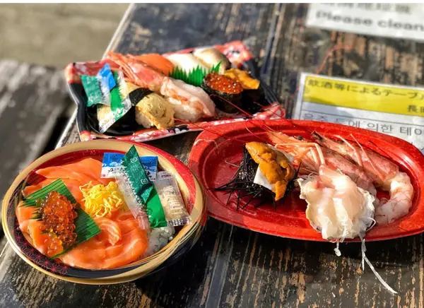 獲ったその日に売ってる海鮮丼、お寿司、刺身はここでしか食べれません🤤