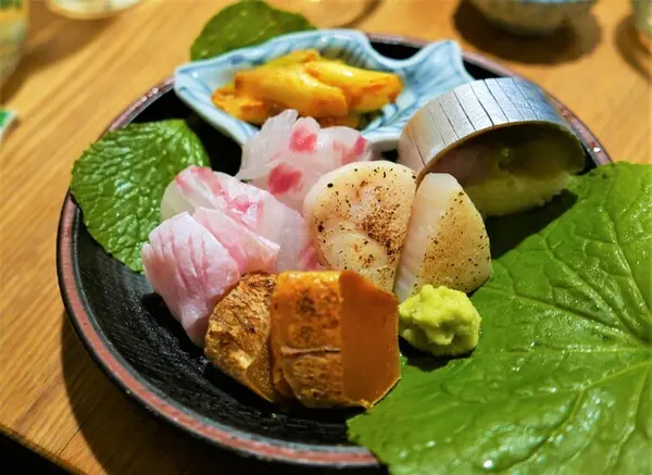 刺身盛り合せ