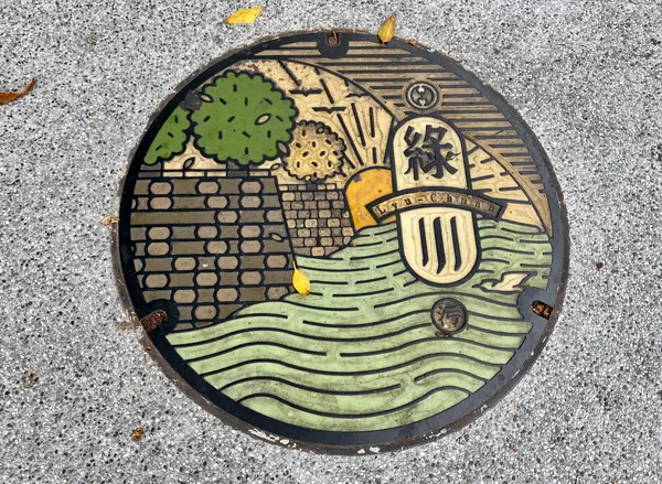 緑川周辺のマンホール