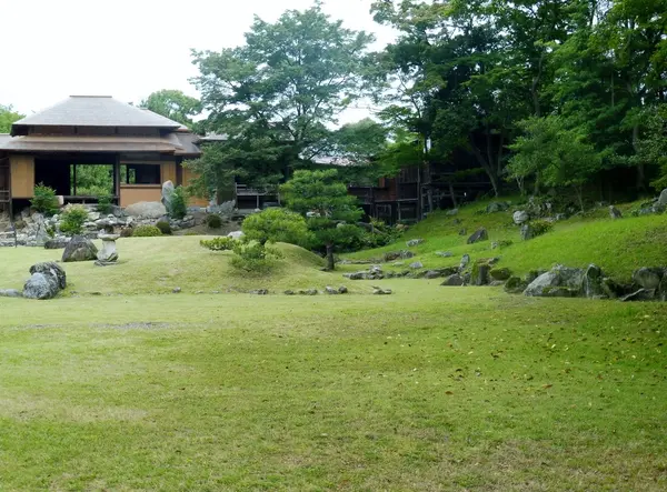 楽々園