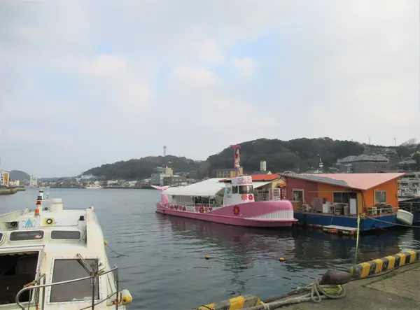 海中展望船「ジーラ」