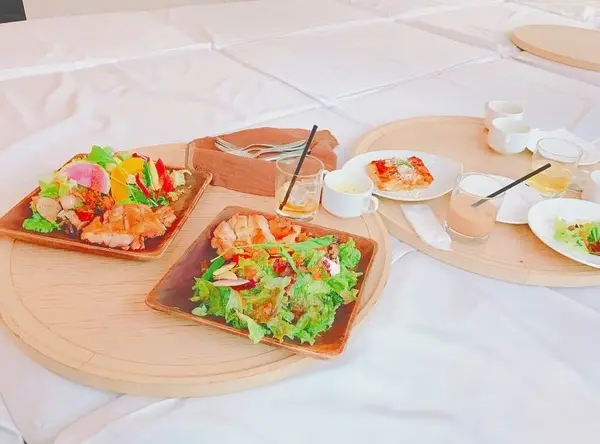 eating on the bed?!