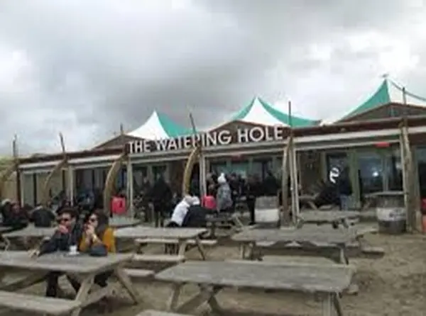 ウォータリング ホール(Watering Hole)