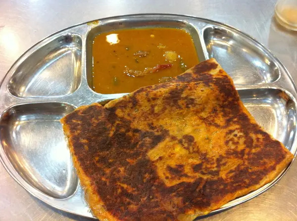 ツナ入りロティ（Roti Sardin）