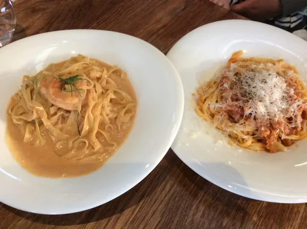 家族連れもカップルも♪