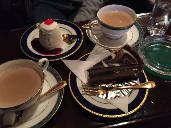 チョコレートケーキとムース