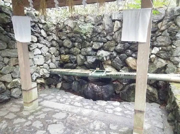変わった造りの手水舎