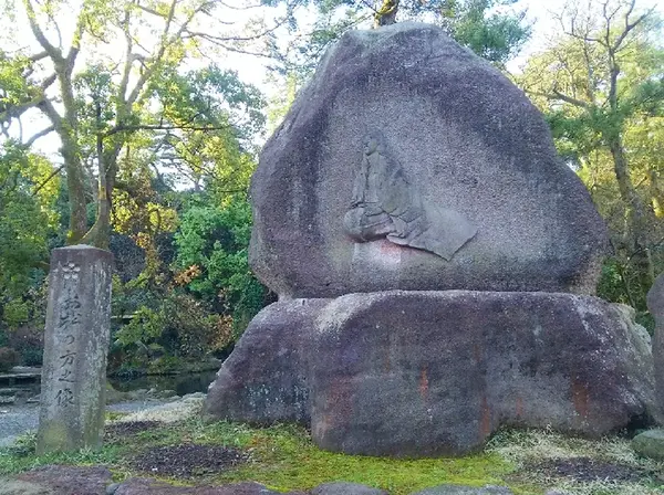 お松の方像