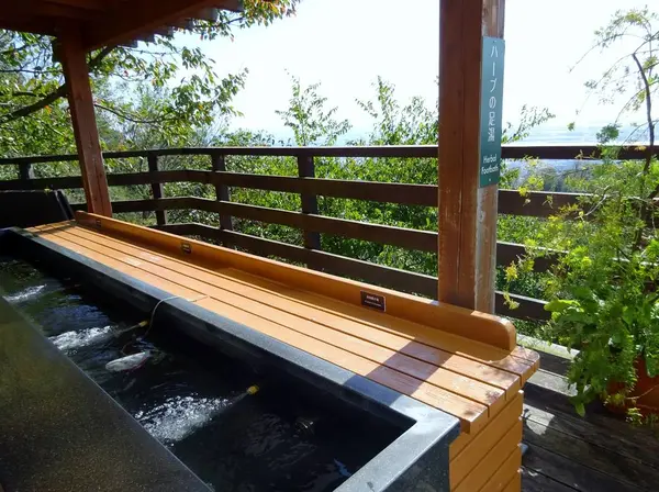 気持ちいい～！ハーブの足湯