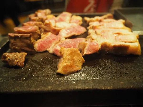 店員さんが全て焼いてくれます