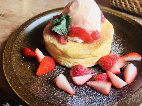 フレッシュいちごのパンケーキ🍓