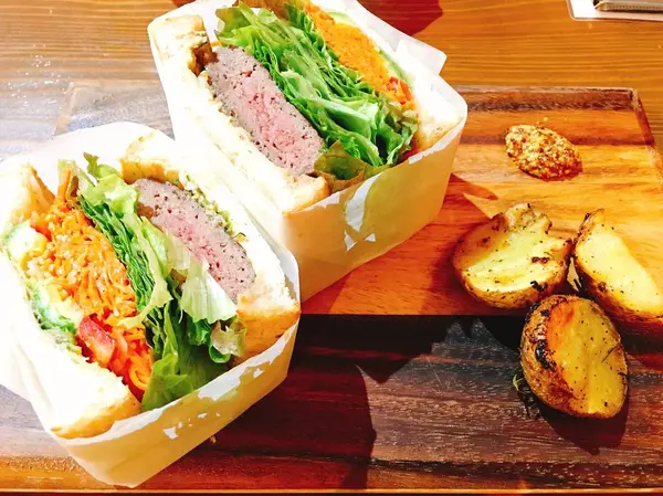 べジビエバーグサンド  1,700yen