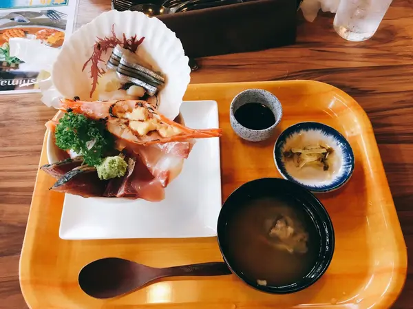海鮮丼