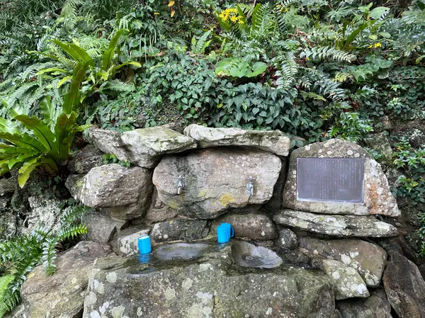 現在でもキリスト教を信仰する人々の心に寄り添う巡礼地として親しまれている。