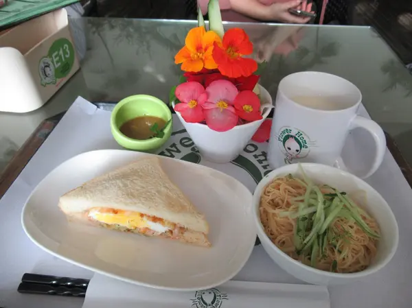 朝食