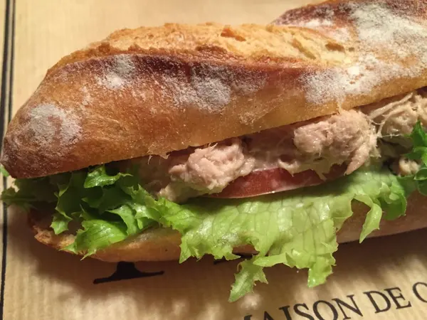 フランスパンを使ったサンドイッチメニューも豊富にあります！