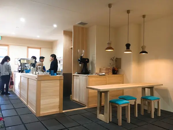 落ち着いた店内