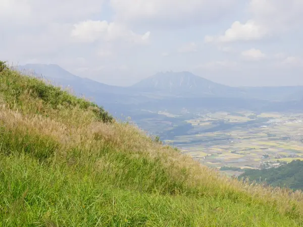 階段を抜けると