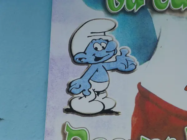 青いキャラクター