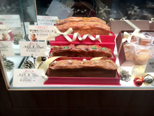 パウンドケーキや焼き菓子が充実