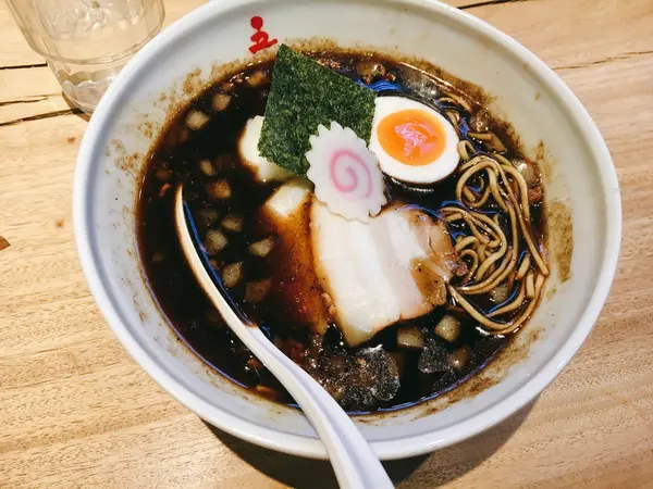 焦がし醤油ラーメン