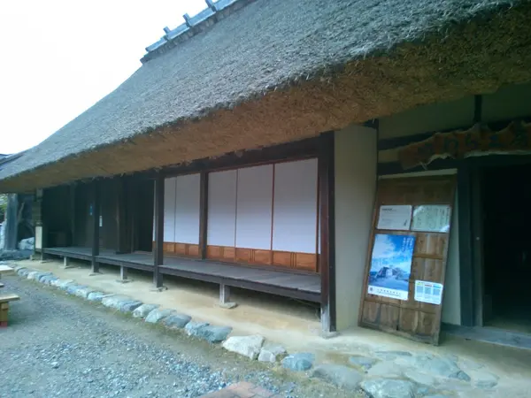 「木の工房」「竹わら工房」「土の工房」