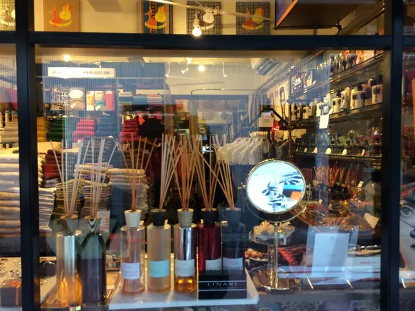 リネン類やルームフレグランスが充実