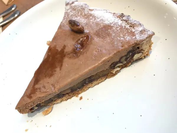 ナッツとチョコレートのケーキ