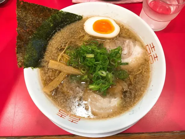 背脂醤油ラーメン