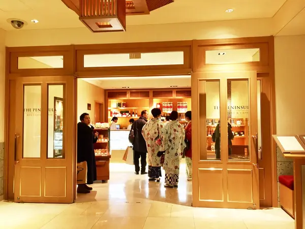 明るくてオシャレな店内。