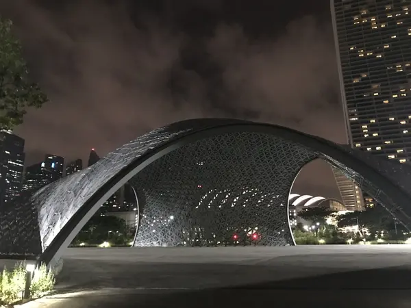 ルーフ広場