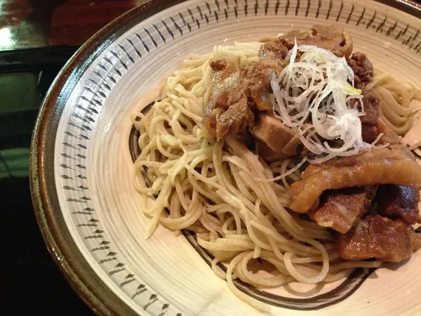 おすすめは肉そば！