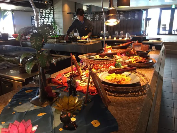 沖縄料理やエスニックな料理が楽しめるビュッフェ🍴✨