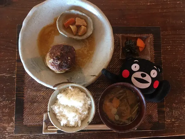 阿蘇赤牛のハーブハンバーグだモン☆