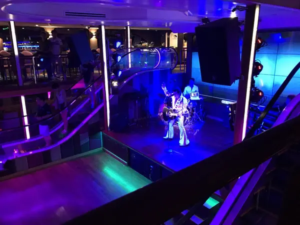 船内ライブ