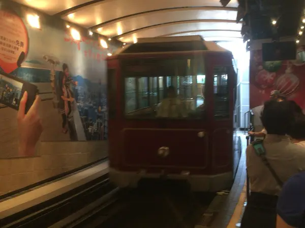ピークトラムで登る！