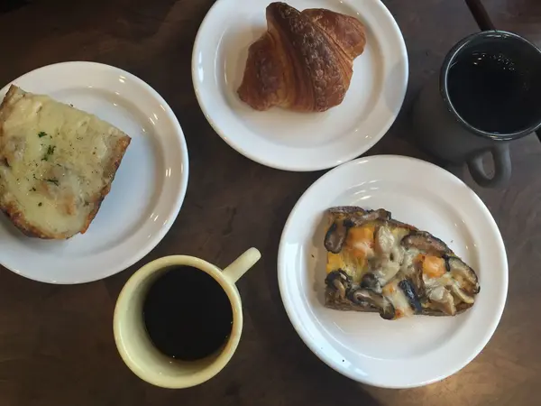 パンと珈琲のセットも。