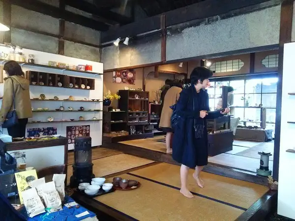靴を脱いであがれます