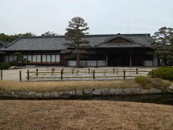 鶴鳴館
