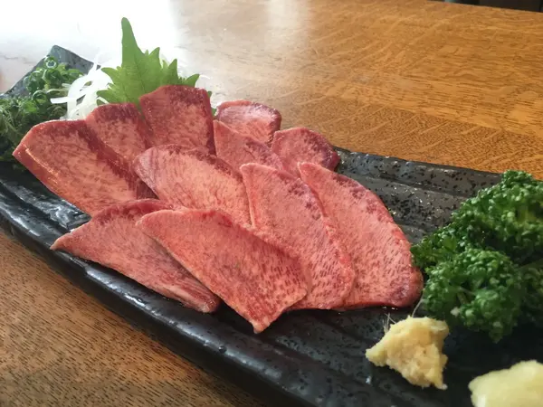 タン刺し