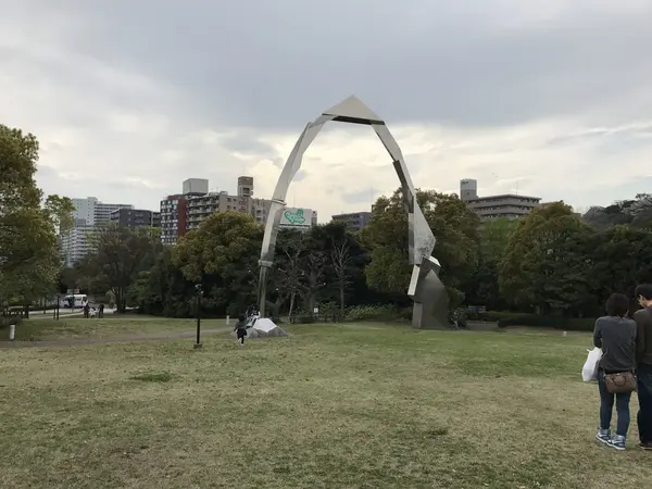 見学後出ると…
