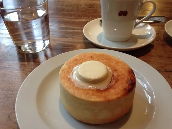 円パン 塩バター付き